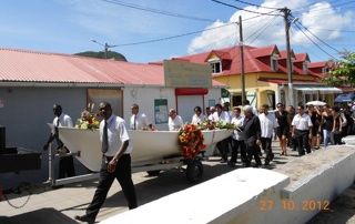 Alain est conduit à sa dernière demeure sur une Saintoise contruite par son fils du même prénom Alain Foy Junior
