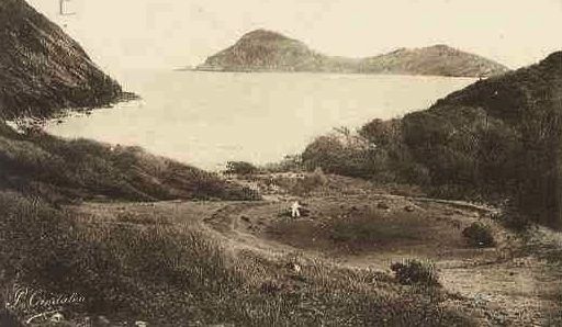 Le Grand Îlet vu de l'Anse Rodrigue