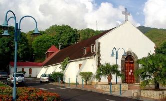 Église de Bouillante où Le Père Offrédo fut curé avant d'être affecté à Terre-de-Haut