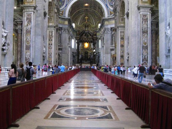 Intérieur de la Basilique Saint-Pierre