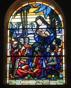 Vitrail représentant A-M Javouhey en mission d'évangélisation